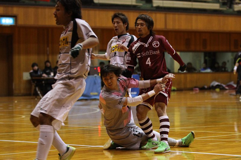 準決勝のタックル